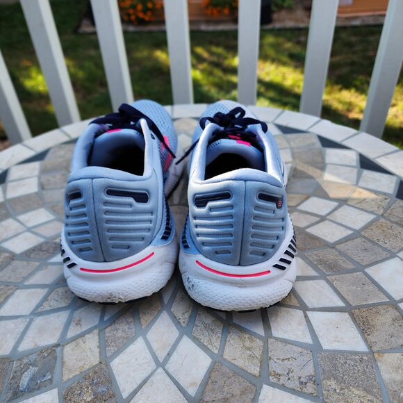 Brooks Women's Adrenaline GTS 22 Running Shoe | Size 9.5B - Picture 3 of 5